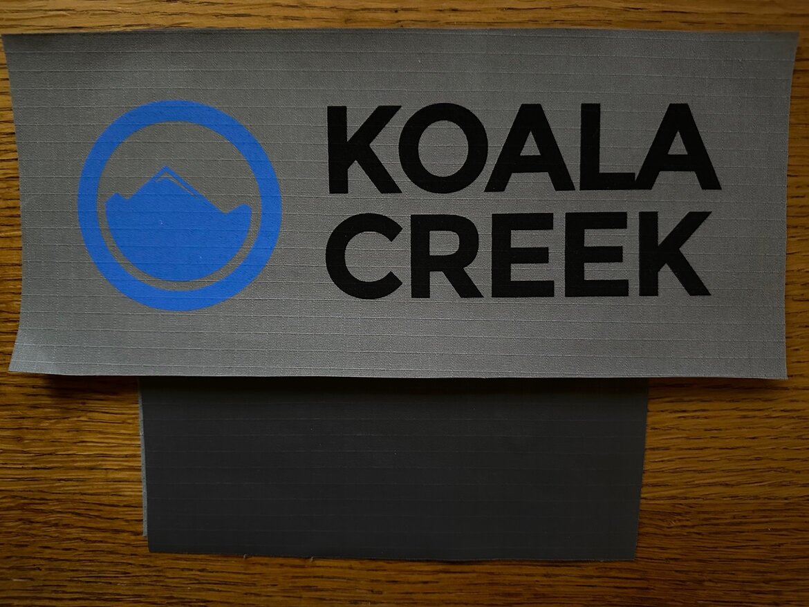 Koala Creek® donkere - brandwerende FRID coating op het tentdoek Koala Creek® donkere - brandwerende FRID coating op het tentdoek
